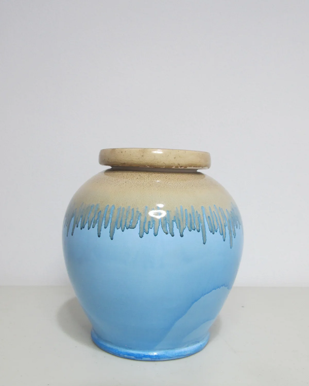 Beach Round Clay Urn