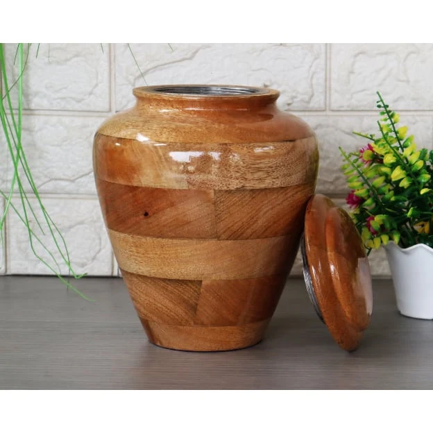 Hand Turned Cremation Urn in Wood 4